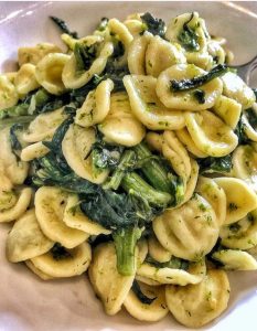 Orecchiette con cime di rapa le ricette di esmeralda